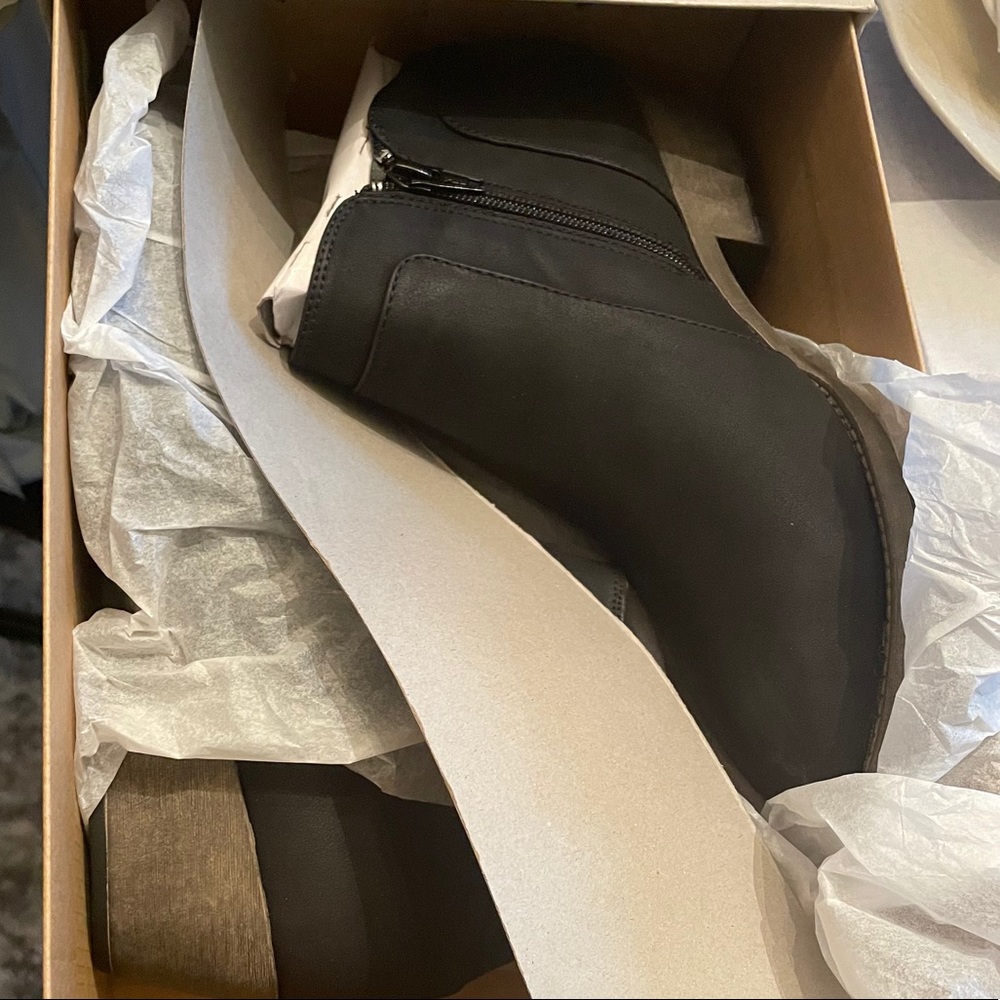 Ankle bootie